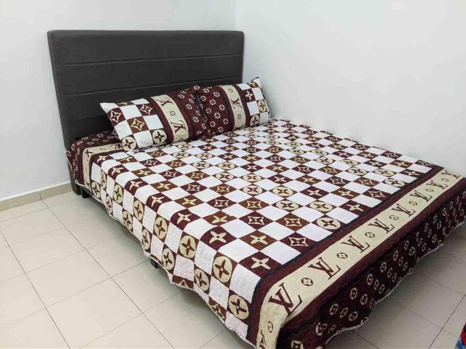 Homestay Delisha Parit Raja Uthm Εξωτερικό φωτογραφία